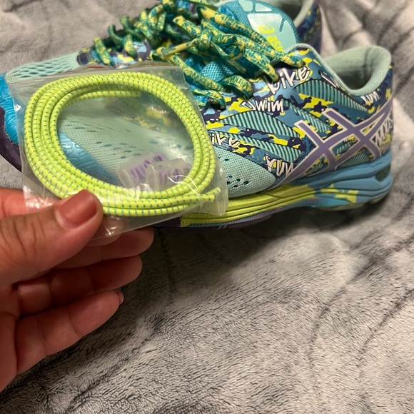 Rare Graffiti ASICS size 7.5 - Picture 4 of 4